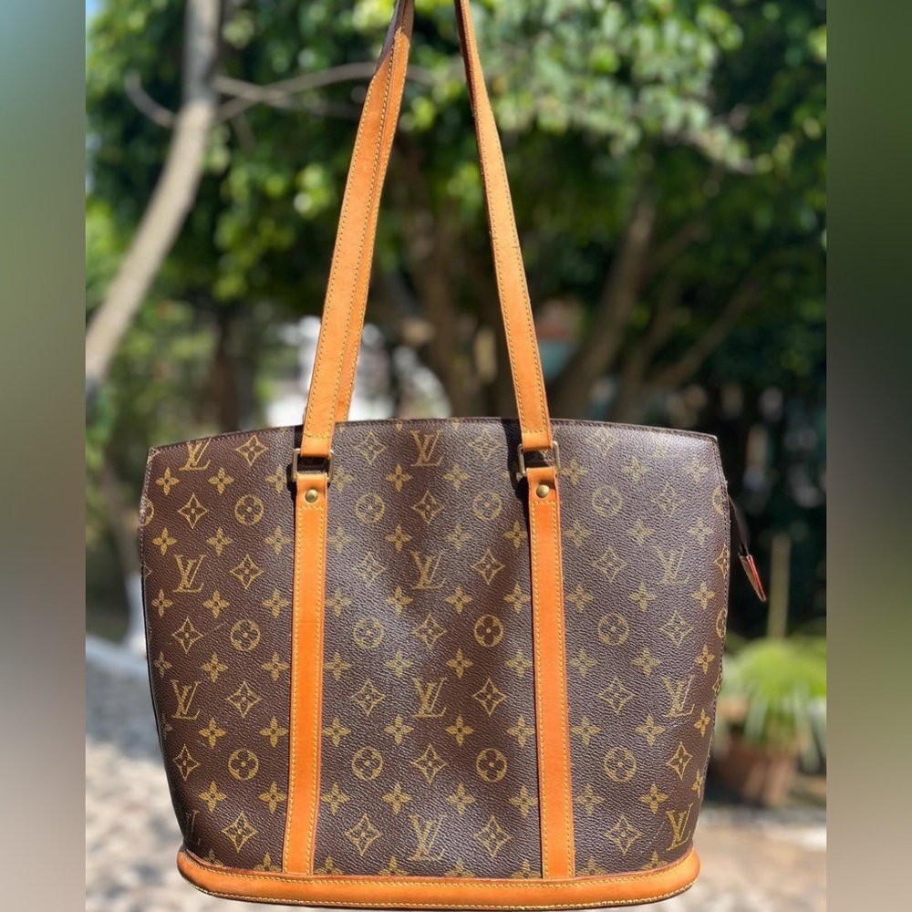 Louis Vuitton Authentic Babylon Monogram Tote Bag - Picture 2 of 7